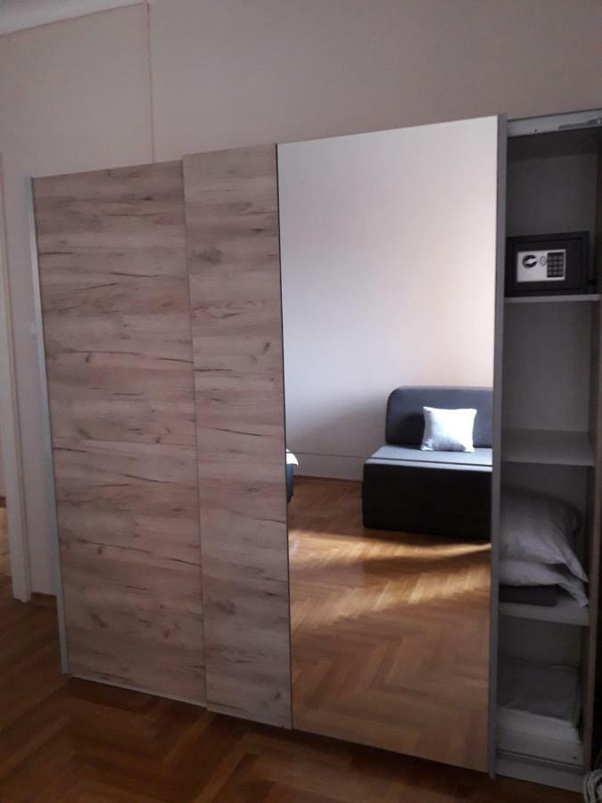 Nicola'S Daire Novi Sad Dış mekan fotoğraf