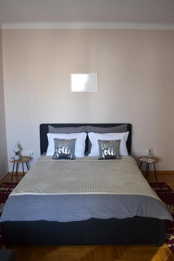 Nicola'S Daire Novi Sad Dış mekan fotoğraf